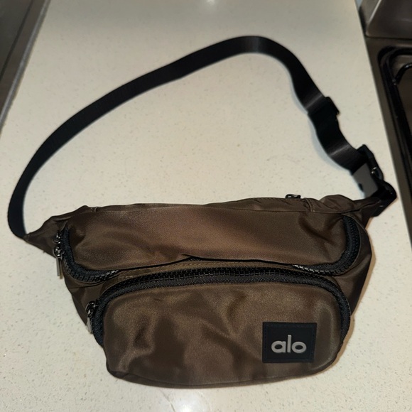 Alo explorer fanny pack - espresso - Picture 2 of 5
